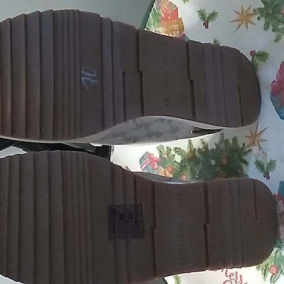 Michael kors shoes - Picture 3 of 4